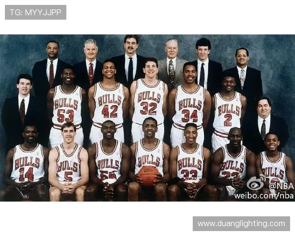 1990年公牛队与76人队的经典对决回顾与分析