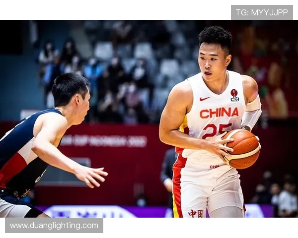 贺希宁：从青涩少年到篮球场上的璀璨明星之路揭秘